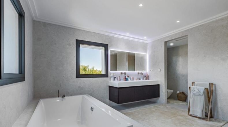 Malaga - Estepona - 20000m2