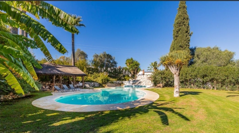 Malaga - Estepona - 20000m2