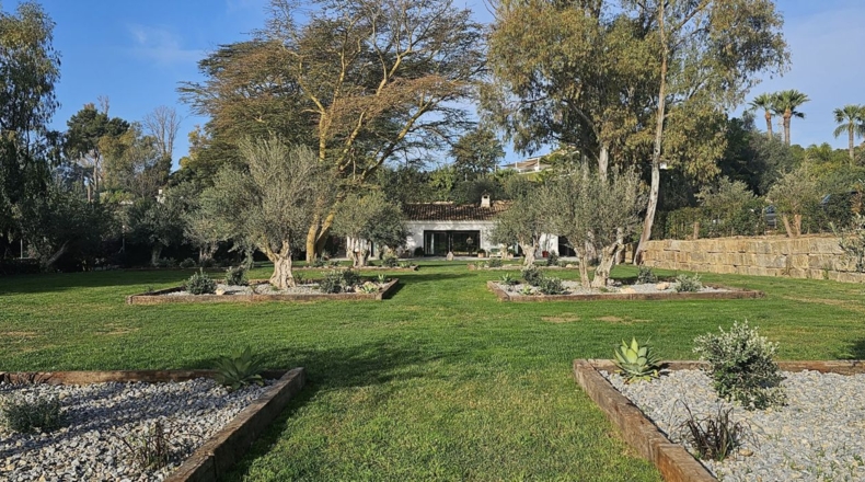 Malaga - Estepona - 20000m2