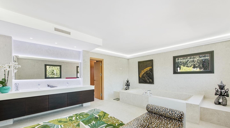 Malaga - Estepona - 20000m2