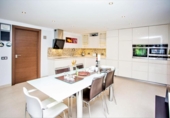 Xalet independent amb terreny en venda a Marbella ref.: TR186874 foto