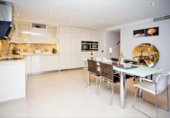Xalet independent amb terreny en venda a Marbella ref.: TR186874 foto