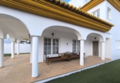 Chalet independiente con terreno en venta en Ayamonte ref: TR183028 foto