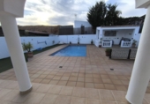 Chalet independiente con terreno en venta en Ayamonte ref: TR183028 foto