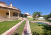 Xalet independent amb terreny en venda a Mont-roig del Camp ref.: TR307033 foto
