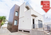 Chalet independiente con terreno en venta en la España, Torrevieja, ref: TR186384 foto