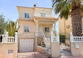 Casa de pueblo en venta en la España, Orihuela, ref: TR186382 foto