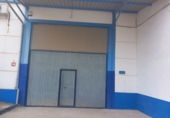 Промышленное здание на продажу в городе Линарес. Фото