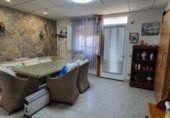 Дом с участком на продажу в городе Tortosa. Фото