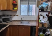 Отдельно стоящий дом с участком на продажу в городе Tortosa. Фото