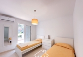 Chalet independiente con terreno en alquiler en Gavà ref: TR233569 foto