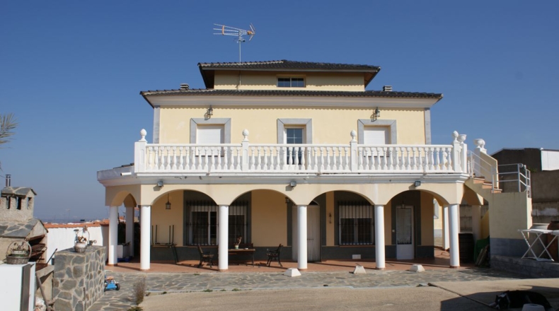 Badajoz - Navalvillar de Pela - 576m2