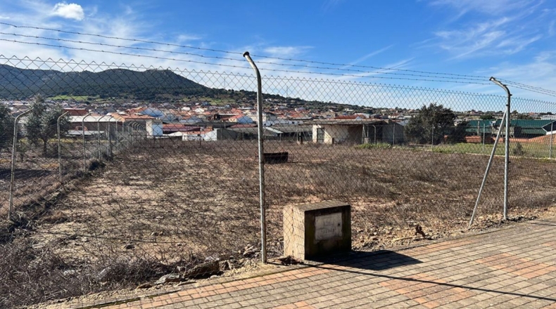 Badajoz - Navalvillar de Pela - 1339m2