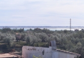 Отдельно стоящий дом с участком на продажу в городе l'Ampolla. Фото