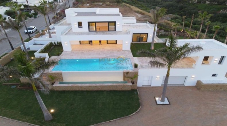 Cádiz - San Roque - 3278m2