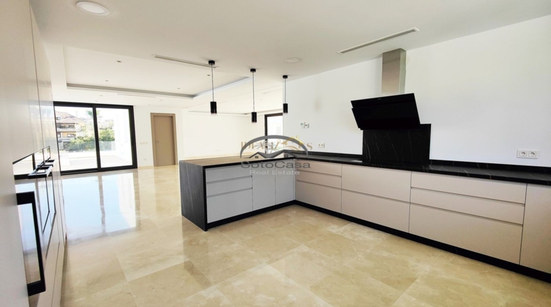 Cádiz - San Roque - 3278m2