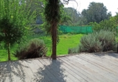 Отдельно стоящий дом с участком на продажу в городе San Roque. Фото