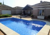 Chalet independiente con terreno en venta en San Roque ref: TR186240 foto