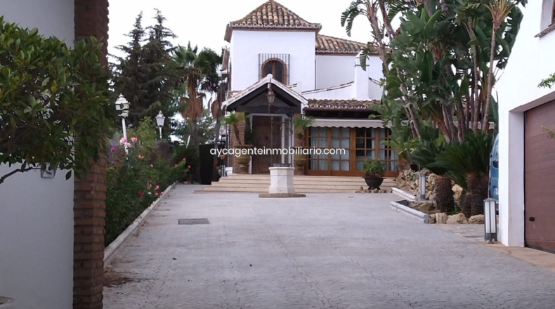 Malaga - Barriada Pablo Picasso - 4000m2