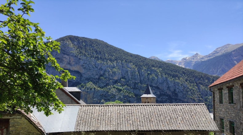 Huesca - Salinas - 890m2