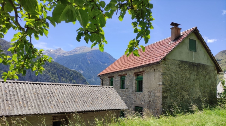 Huesca - Salinas - 890m2