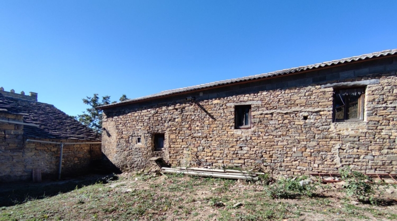 Huesca - Alueza - 580m2