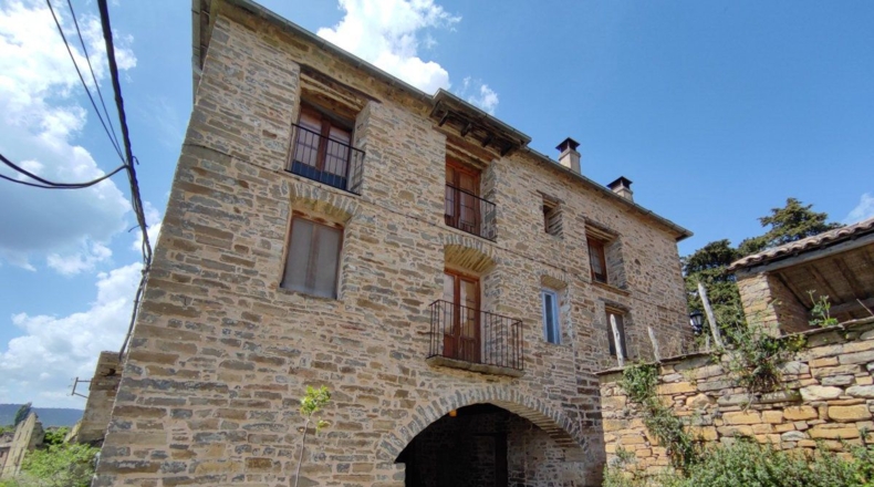 Huesca - Aínsa - 390m2