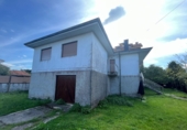Отдельно стоящий дом с участком на продажу в городе Noja. Фото
