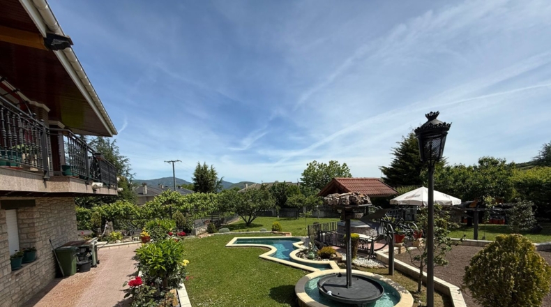 Burgos - Villasana de Mena - 2126m2