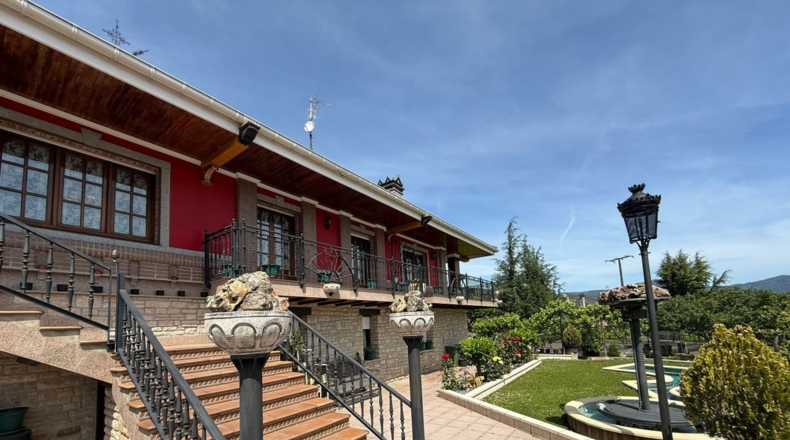 Burgos - Villasana de Mena - 2126m2