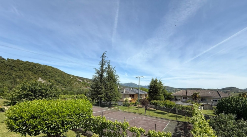 Burgos - Villasana de Mena - 2126m2