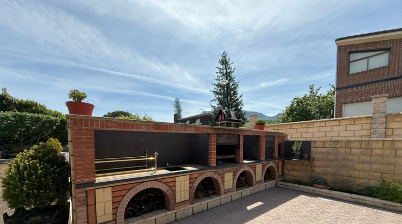 Burgos - Villasana de Mena - 2126m2