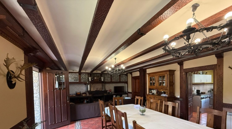 Burgos - Villasana de Mena - 2126m2