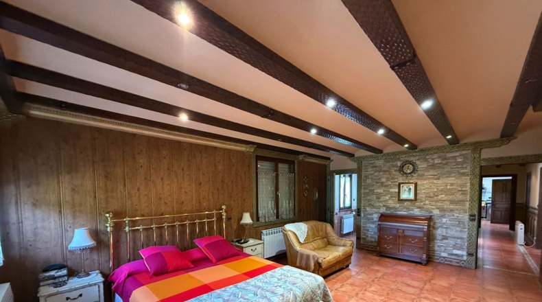 Burgos - Villasana de Mena - 2126m2