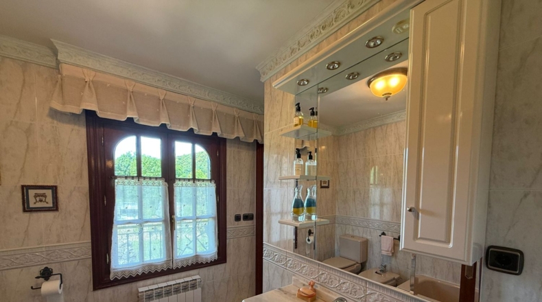 Burgos - Villasana de Mena - 2126m2