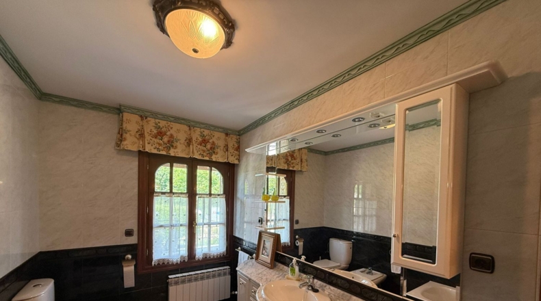 Burgos - Villasana de Mena - 2126m2