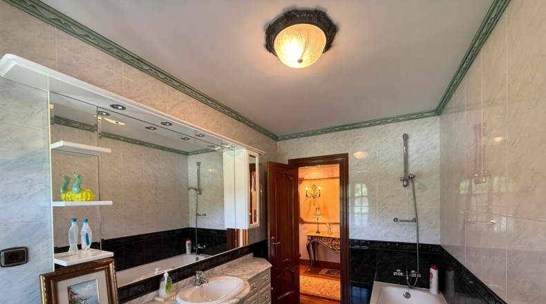 Burgos - Villasana de Mena - 2126m2