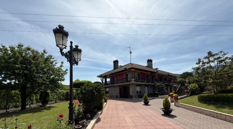 Burgos - Villasana de Mena - 2126m2