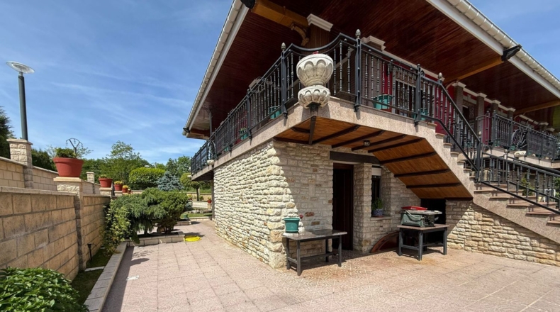 Burgos - Villasana de Mena - 2126m2