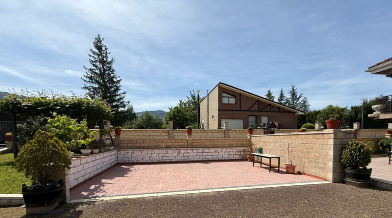 Burgos - Villasana de Mena - 2126m2