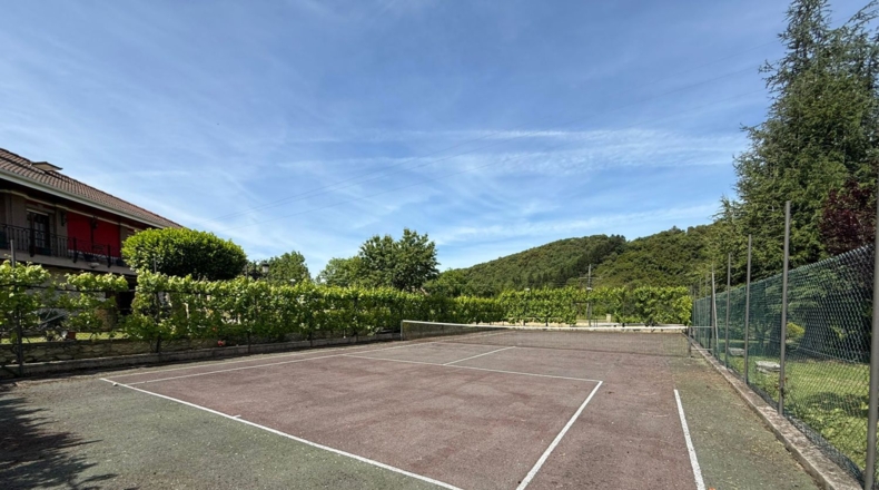 Burgos - Villasana de Mena - 2126m2