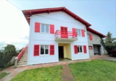 Chalet independiente con terreno en venta en Noja ref: TR348521 foto