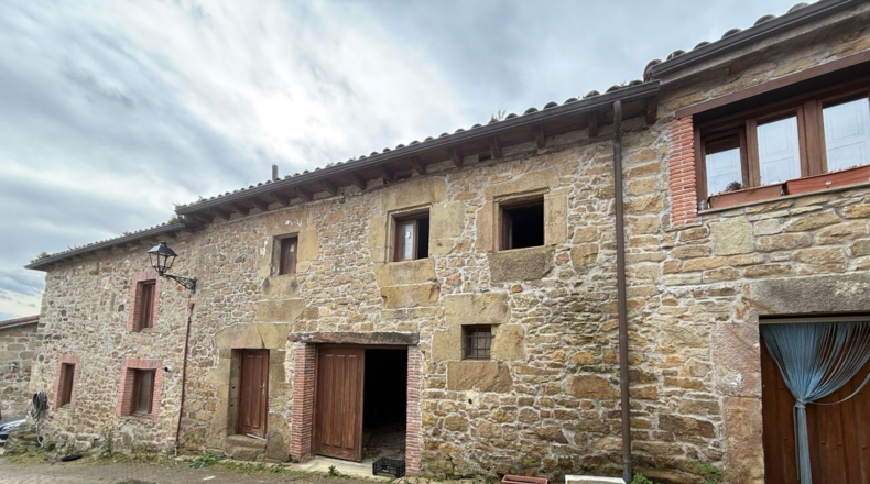 Cantabria - San Bartolomé de Meruelo - 345m2