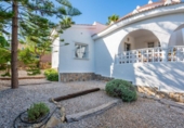 Chalet independiente con terreno en venta en Rojales ref: TR186139 foto