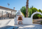 Chalet independiente con terreno en venta en Rojales ref: TR186139 foto