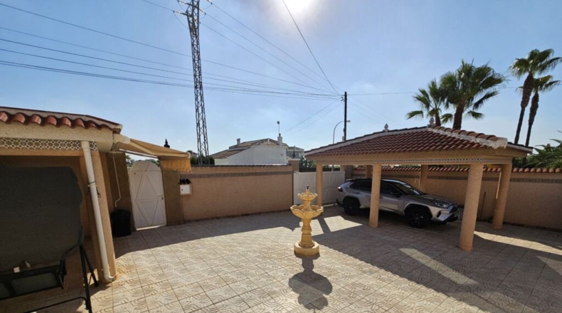 Alicante - Urbanización Doña Pepa - 650m2