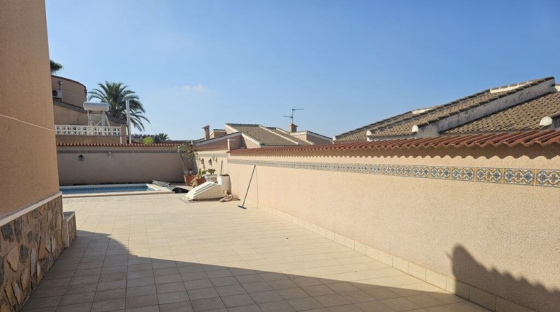 Alicante - Urbanización Doña Pepa - 650m2