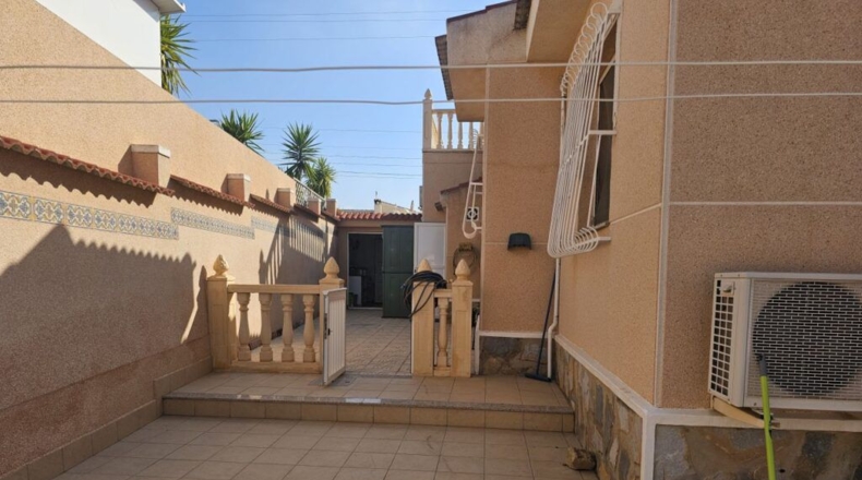 Alicante - Urbanización Doña Pepa - 650m2