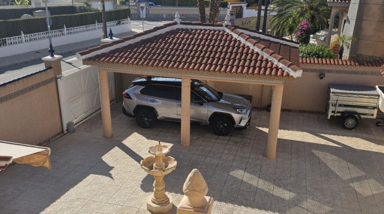 Alicante - Urbanización Doña Pepa - 650m2