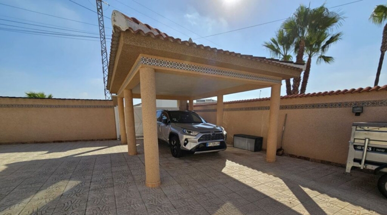 Alicante - Urbanización Doña Pepa - 650m2